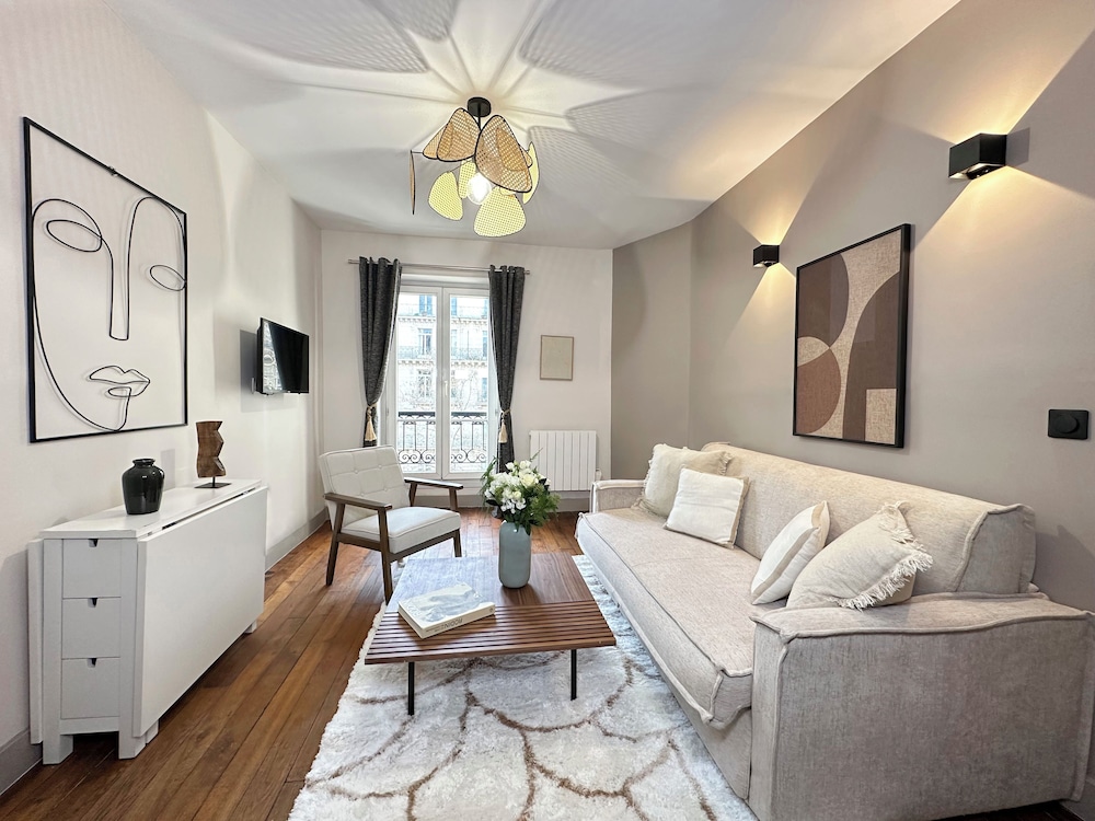 Superior Apartment, Courtyard View