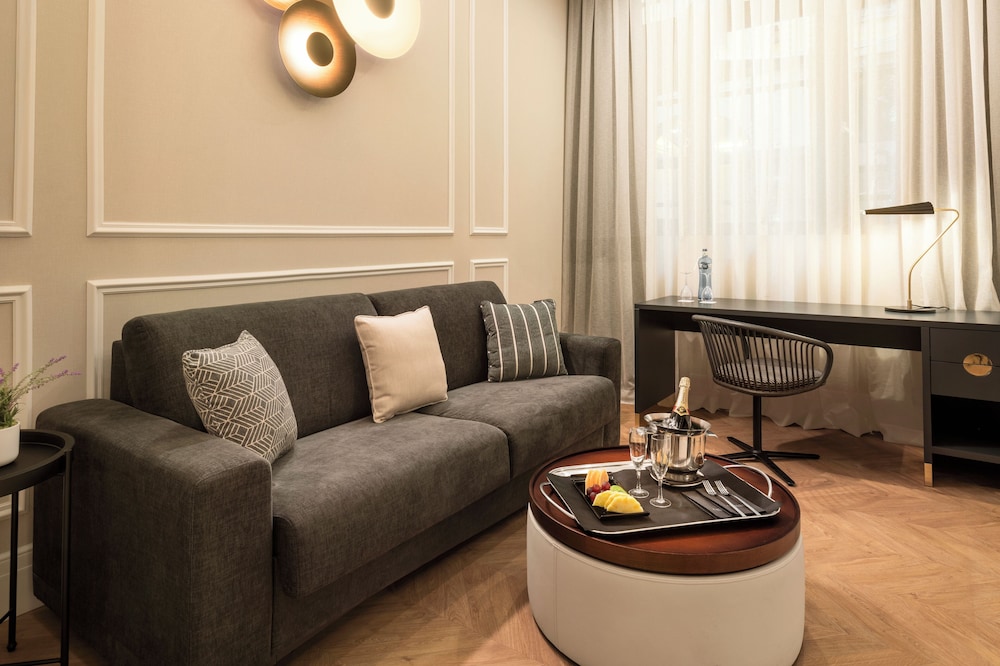 Suite (2 adults + 2 children) - Photo 3
