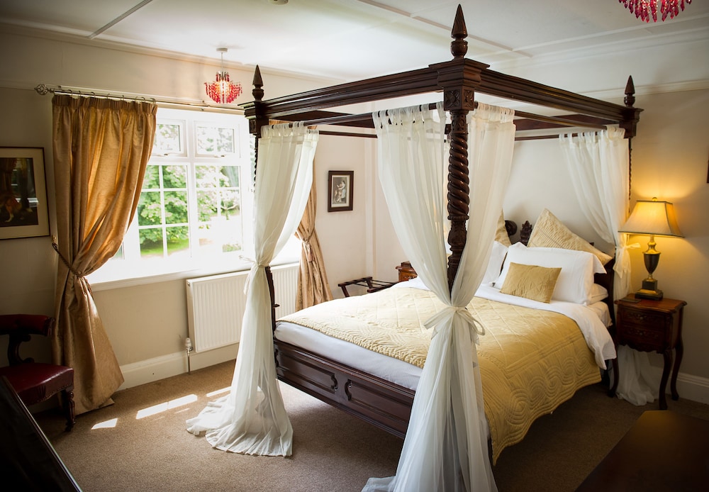 Luxury Room, 1 Bedroom, Garden View (Poster Bed Bed) photo 1