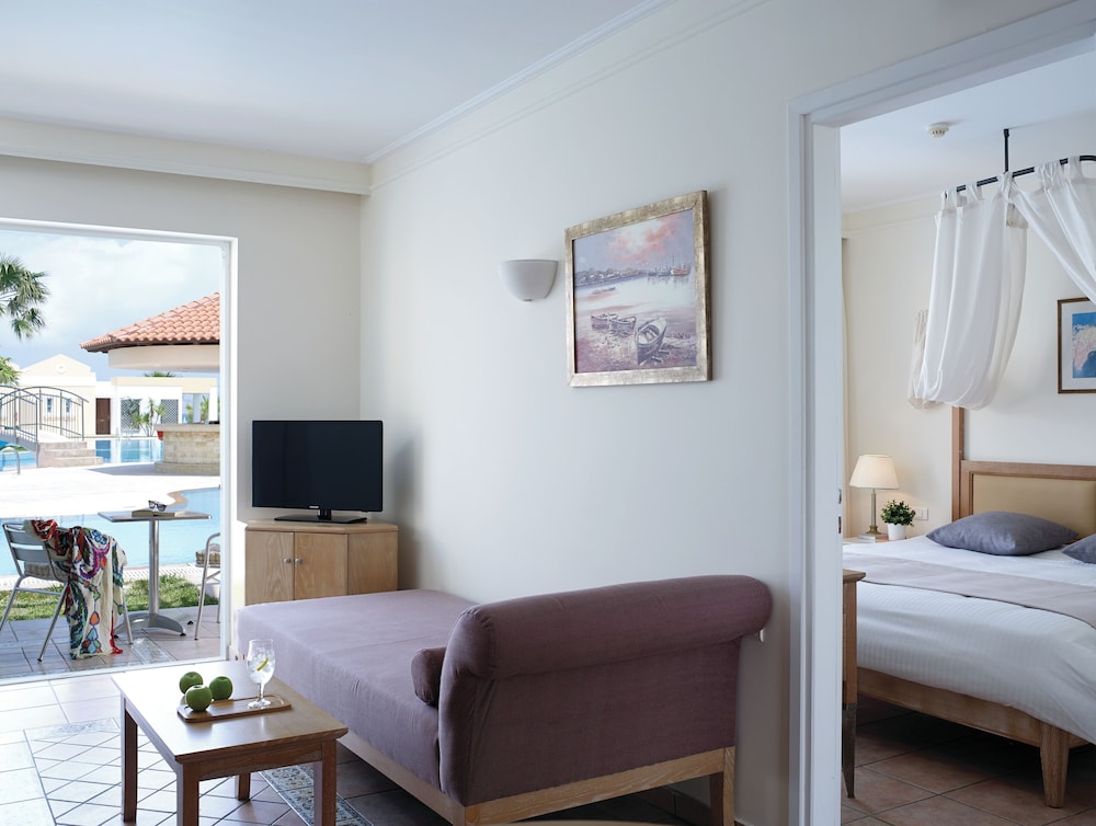 One Bedroom Suite Limited Sea View