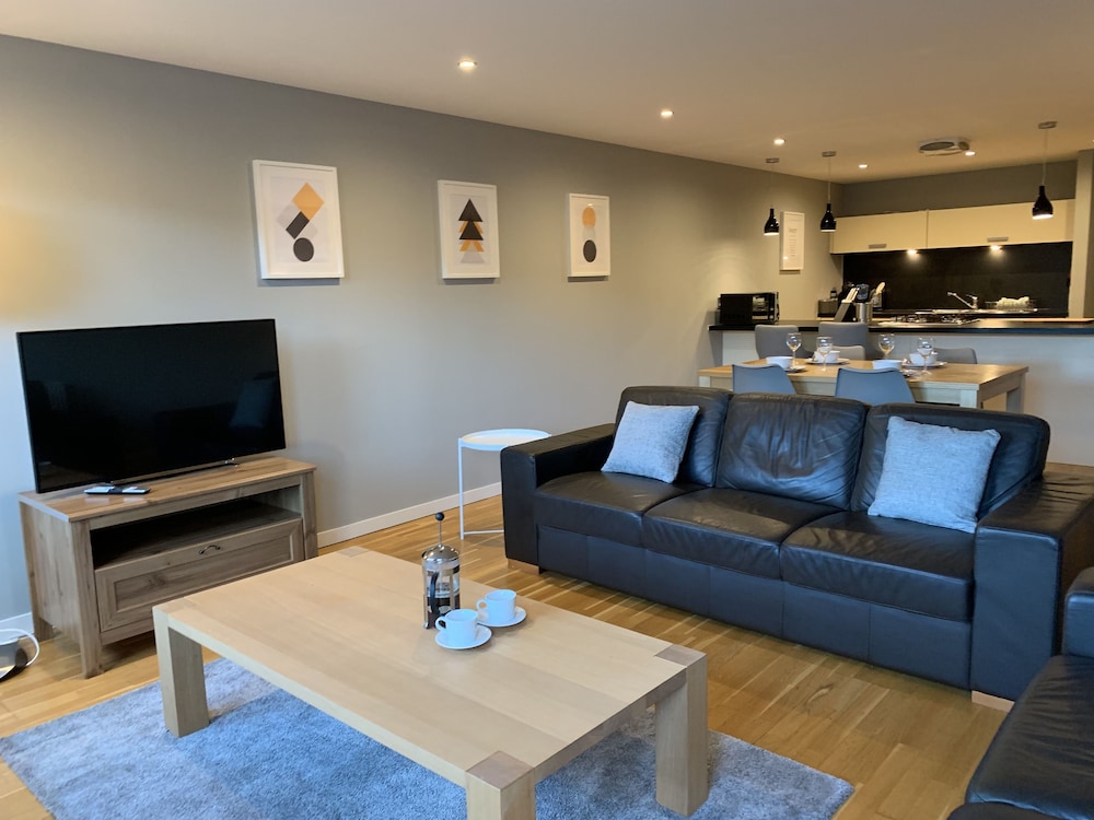 Superior Watson Two Bedroom Apartment