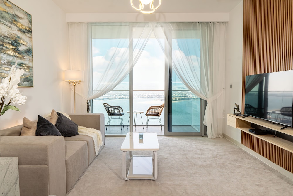 Signature Apartment, 2 Bedrooms, Balcony, Sea View photo 1