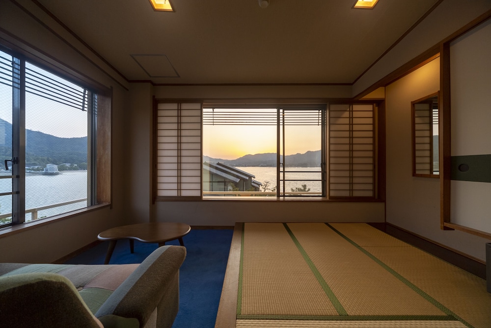 Two adjacent Japanese Style Rooms, Non-Smoking (Ocean View) photo 1