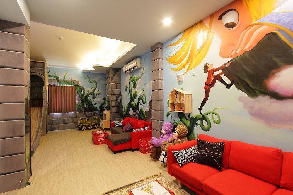 Deluxe Room (6-Person)