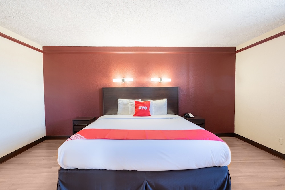Room, 1 Queen Bed, Smoking photo 1