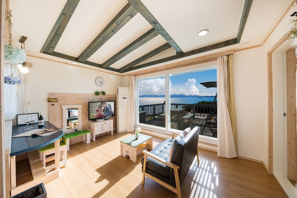 Superior Apartment, 1 Bedroom, Sea View photo 1