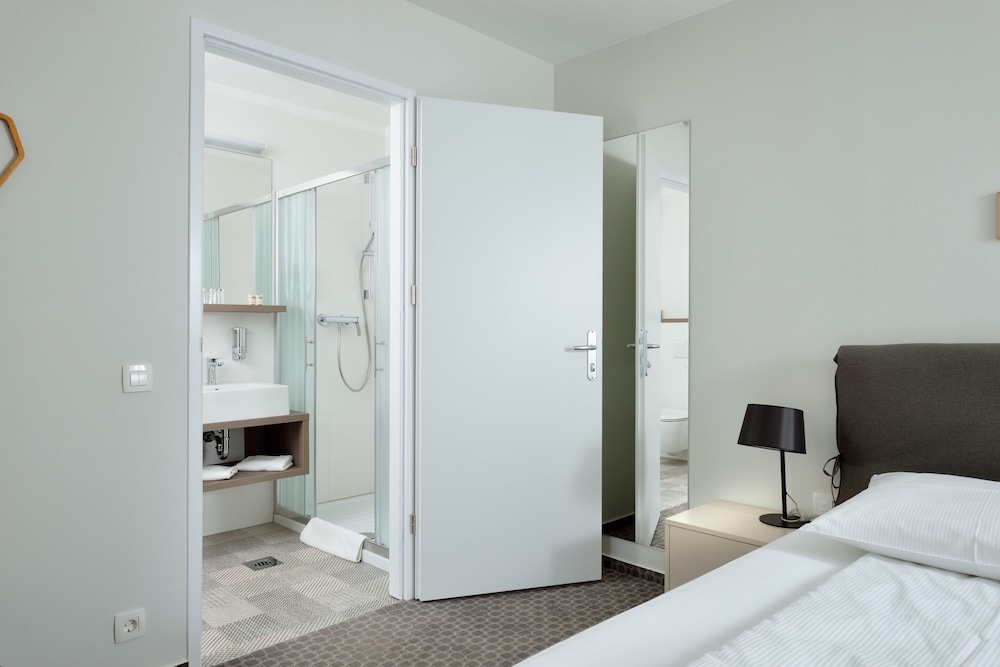 Suite - Photo 4