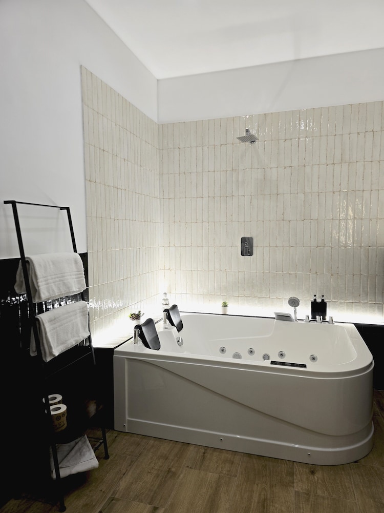 Superior Room, Non Smoking, Private Bathroom