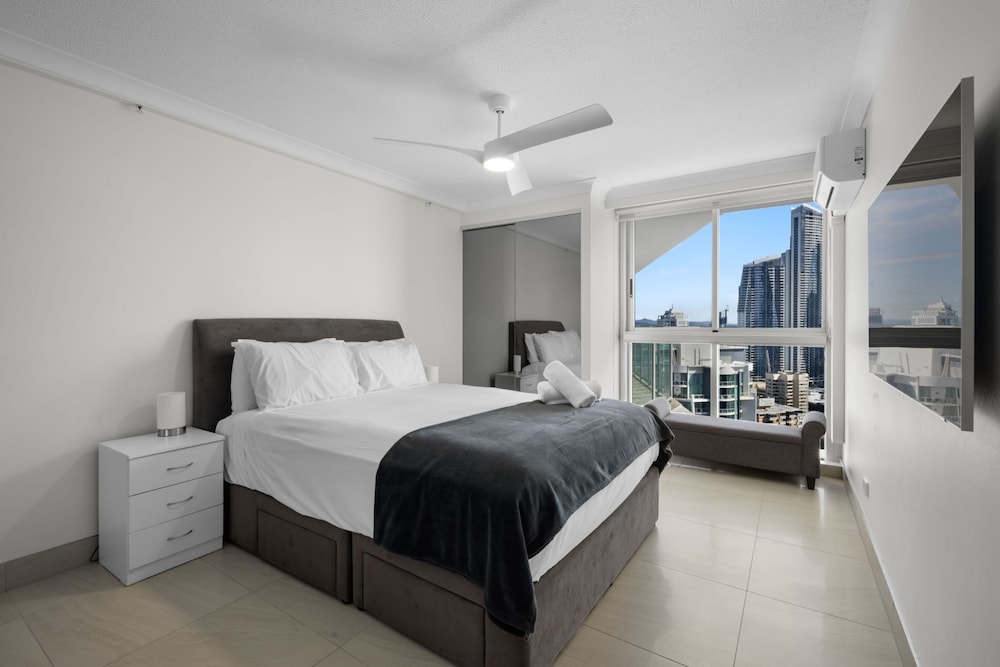Premium Two-Bedroom Apartment with Ocean View photo 2