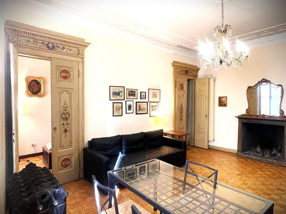 Classic Condo, Balcony, City View