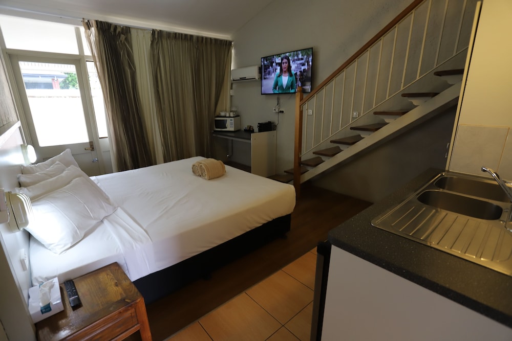 Deluxe Studio, 1 King Bed