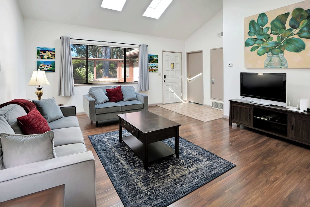 House, Multiple Beds, Patio, Garden View (La Selva Beach Haven) photo 1