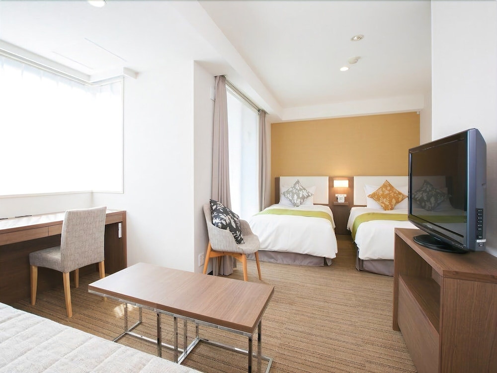 Triple Room, Smoking photo 1