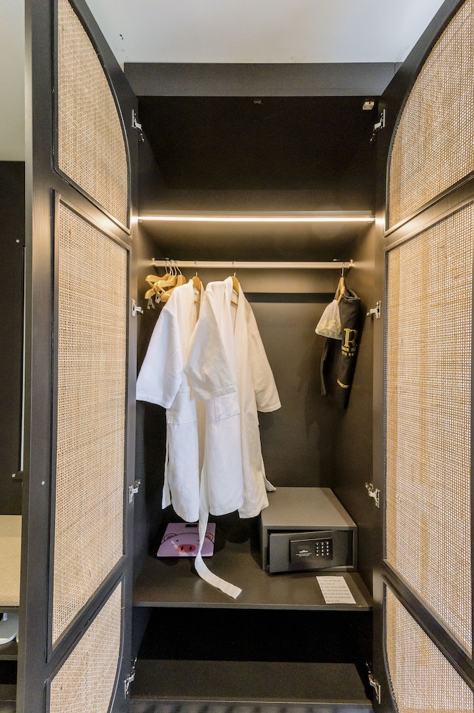 Signature Room photo 2