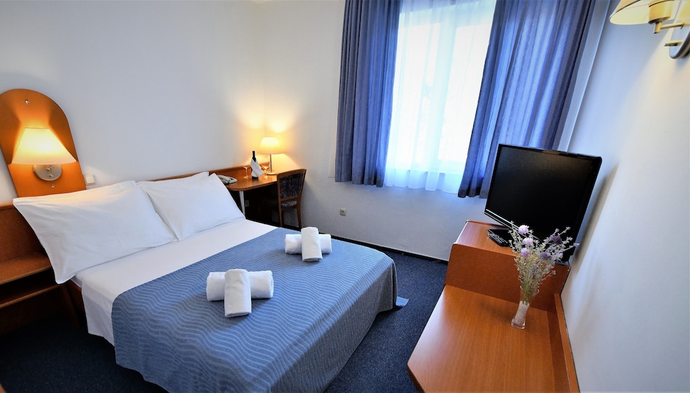 Standard Double Room, Park View