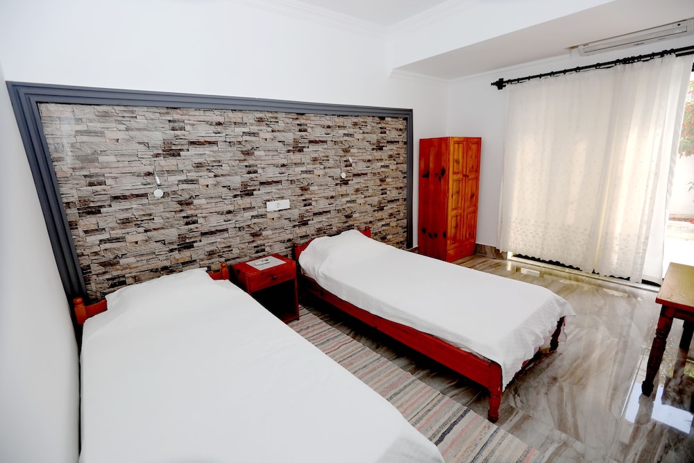 Standard Double or Twin Room photo 1