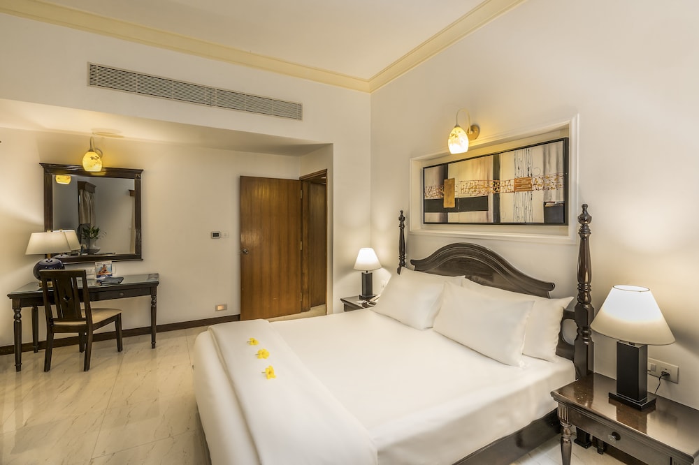 Superior Room with Balcony ( Partial Garden View ) photo 2