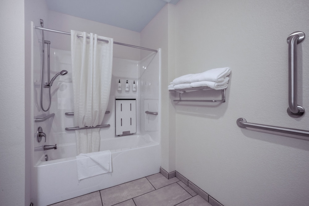 Room, 1 King Bed, Accessible, Non Smoking (Guestroom) - Photo 2