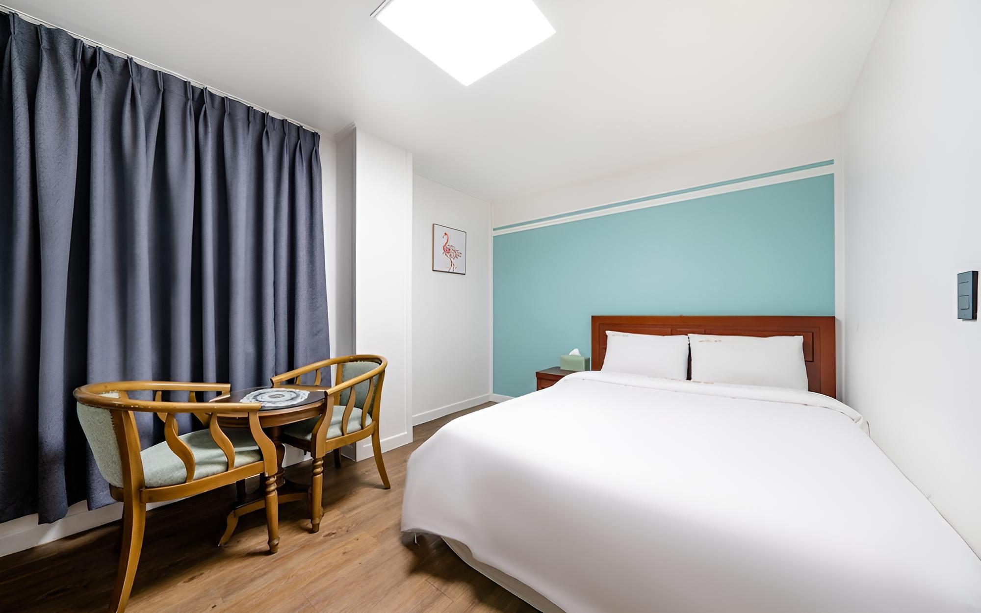 Room (Standard Room) - Photo 10