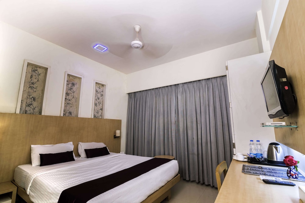 Executive room with a cause - Photo 2