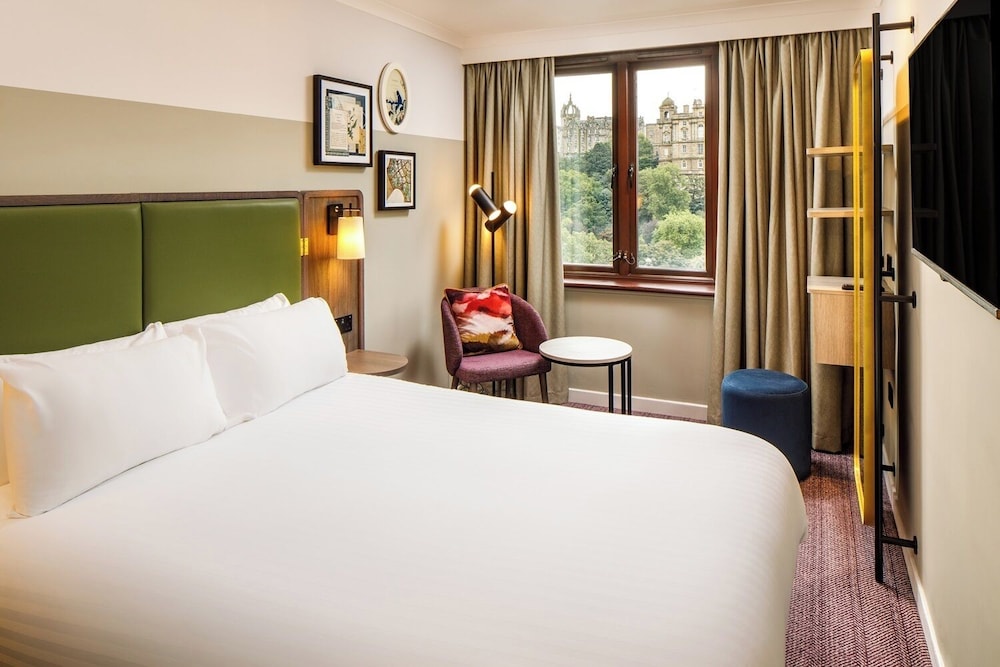 Standard Room, 1 Double Bed (Classic Room, Castle View, 1 Queen)