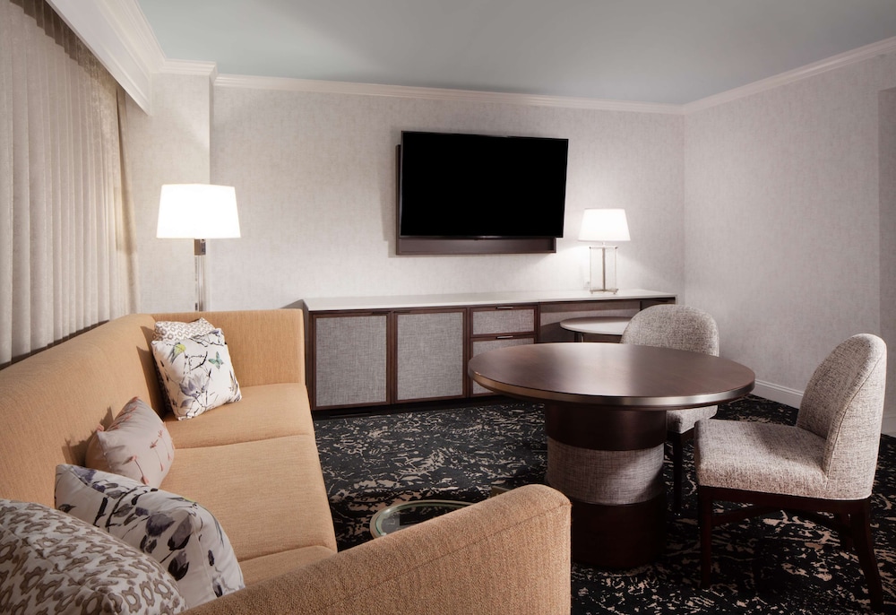 Junior Suite, 1 King Bed - Photo 6