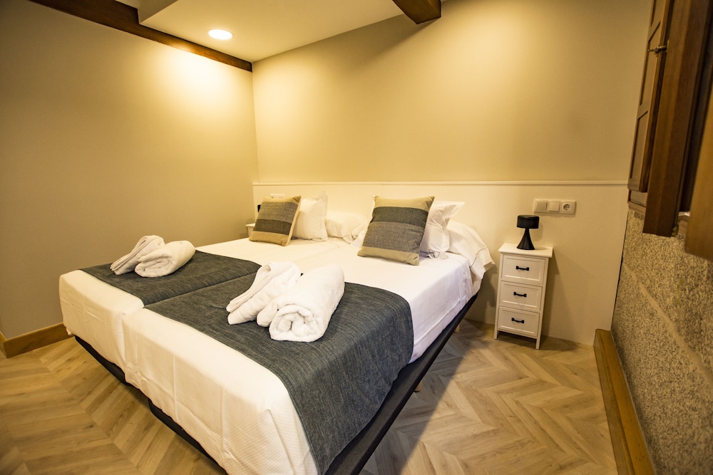 Comfort Double or Twin Room, 2 Twin Beds, Ensuite photo 3