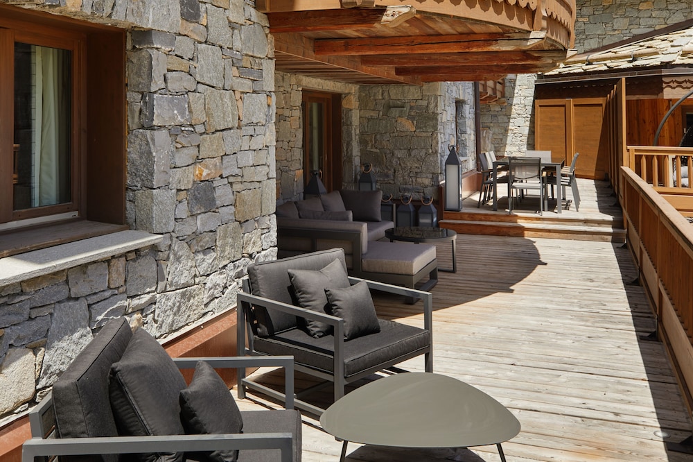 Five-Bedroom Prestige Residence photo 2