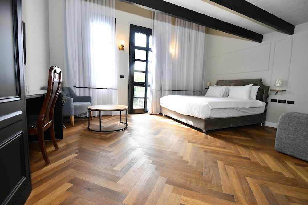 Superior Double Room, Private Bathroom - Photo 2