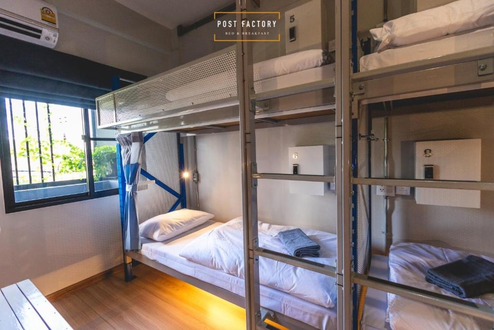 2 Bed in 10-Bed Dormitory Room photo 1