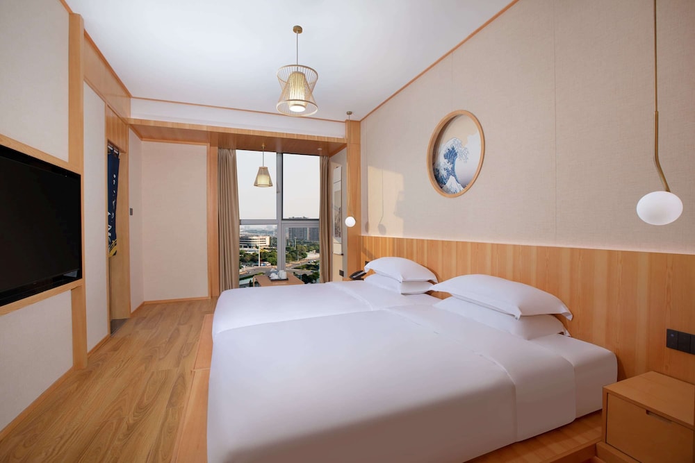 Suite, 1 King Bed, Non Smoking (Japanese B)