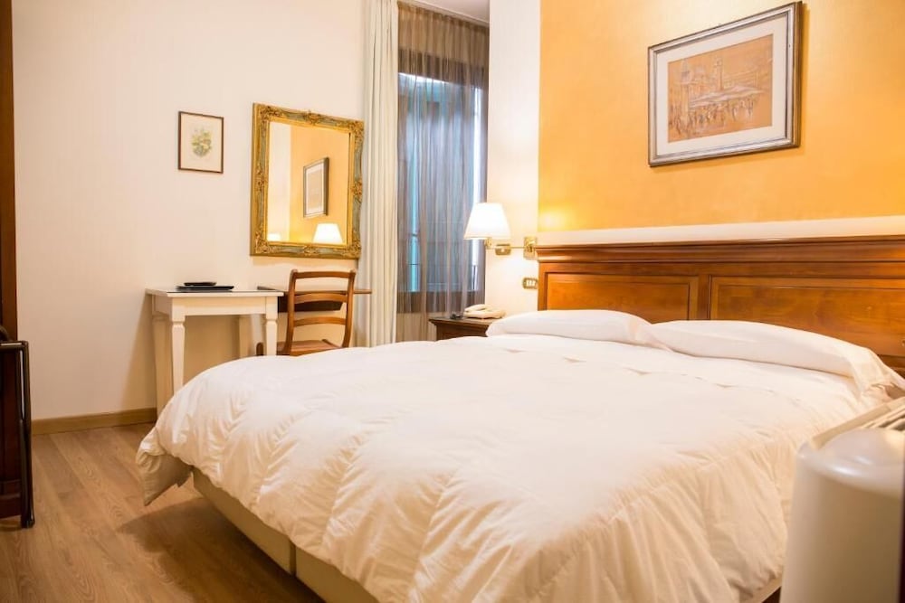 Standard Room - Photo 7