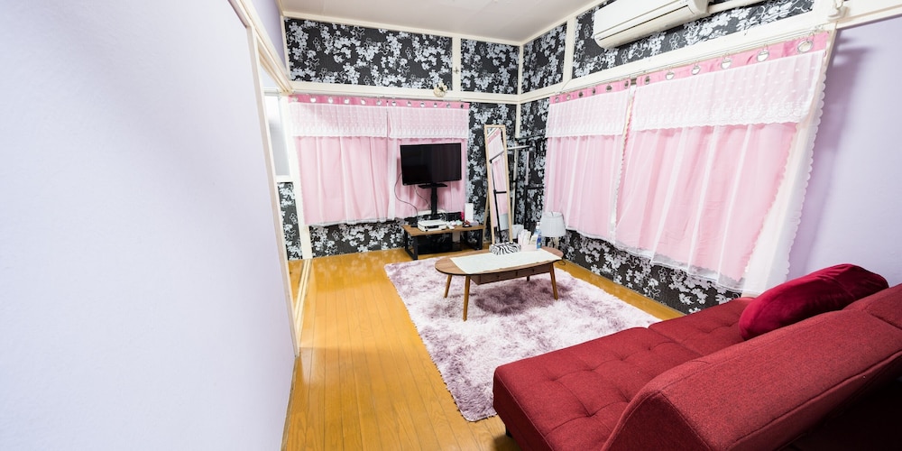 Basic Apartment photo 2