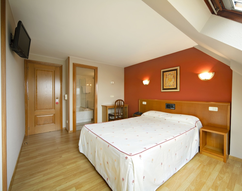 Habitación Doble Básica, 1 Cama Queen