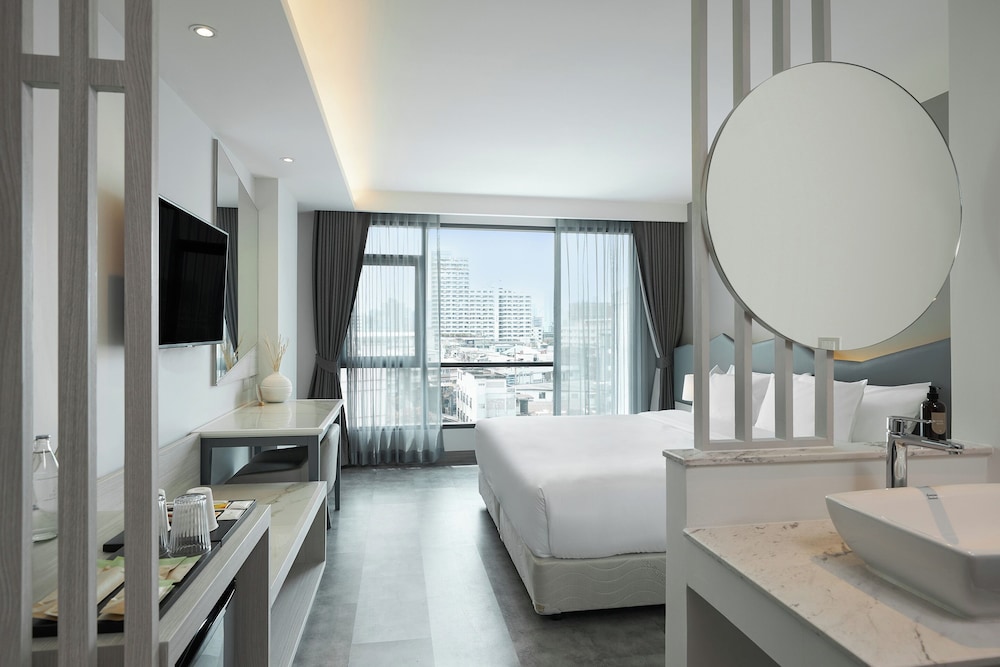 Superior Double Room, City View photo 1