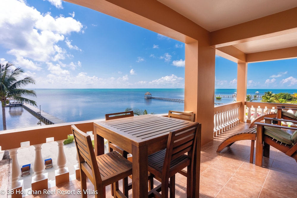 Deluxe Condo, 3 Bedrooms, Sea View, Oceanfront