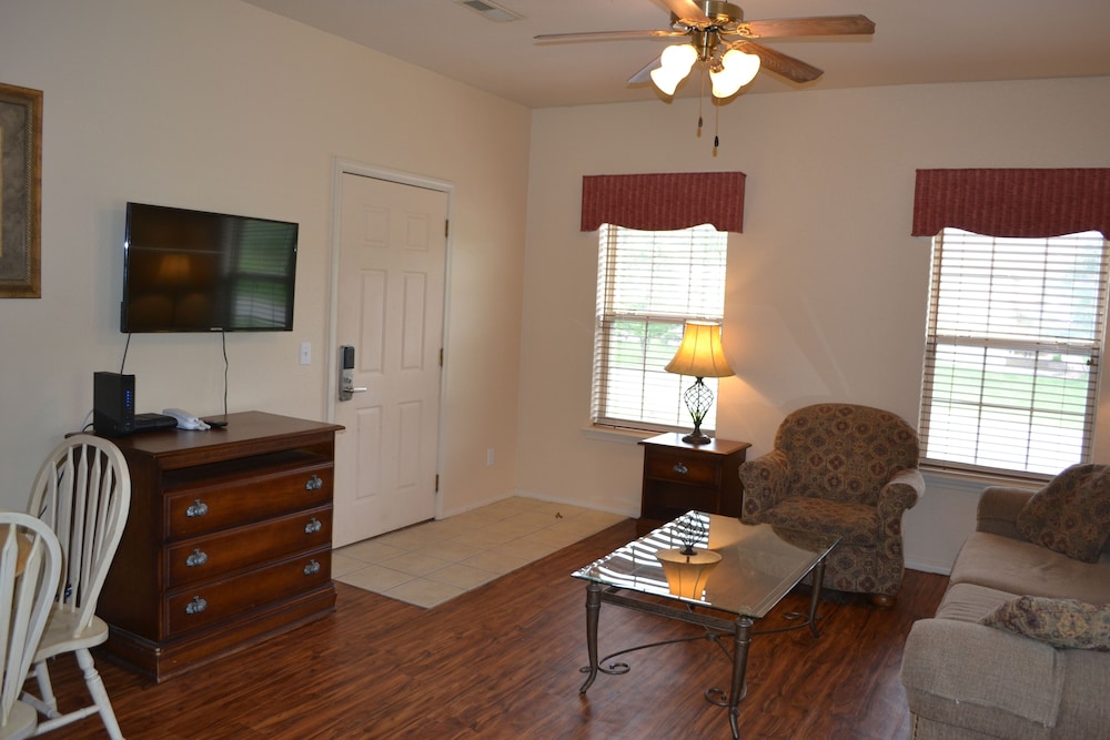 Suite, 1 King Bed