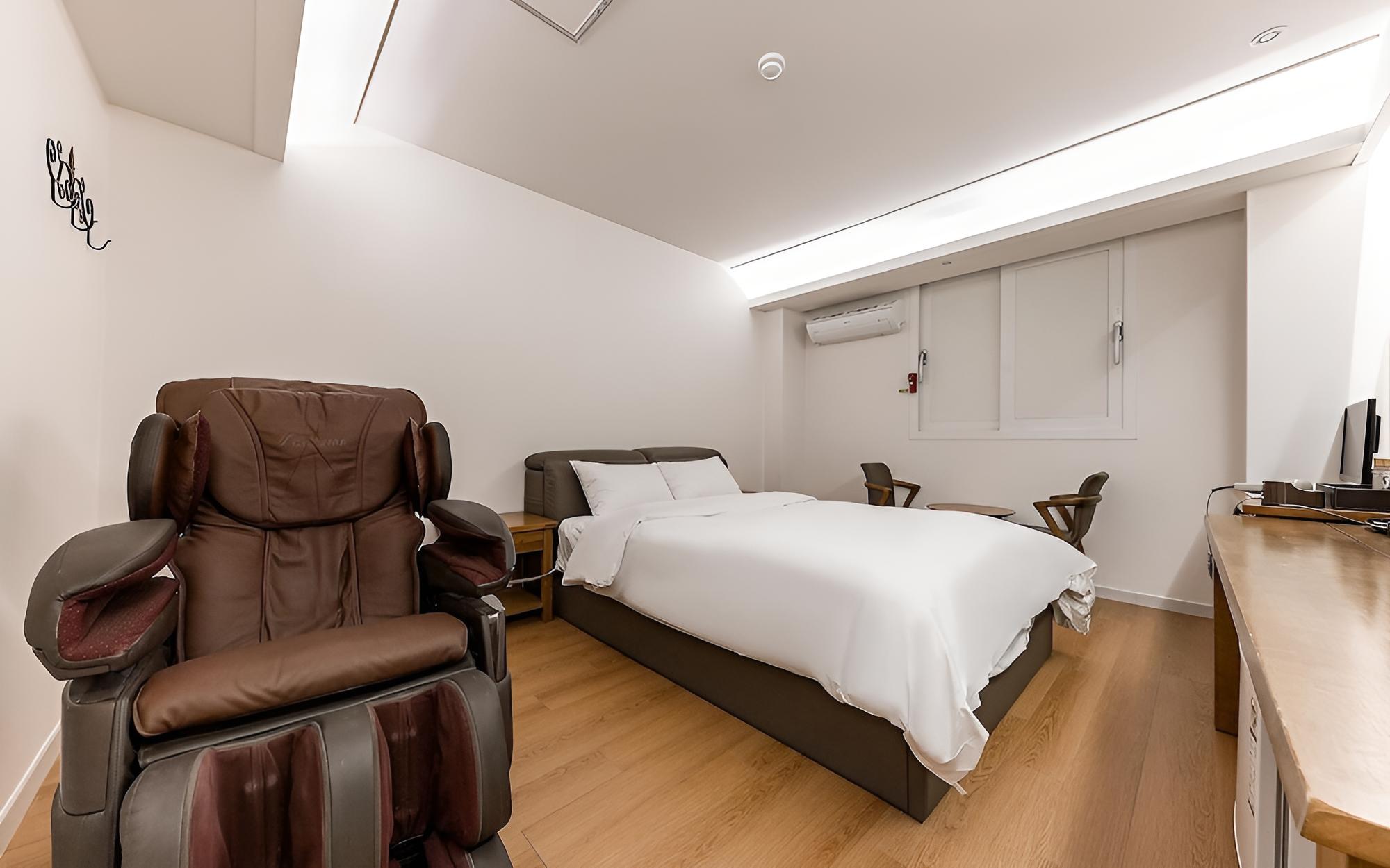 Room (VIP (Massage Chair)) photo 1