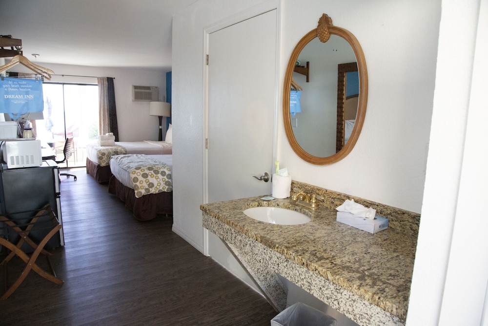 Double Room, 2 Queen Beds, Accessible, Ocean View photo 3