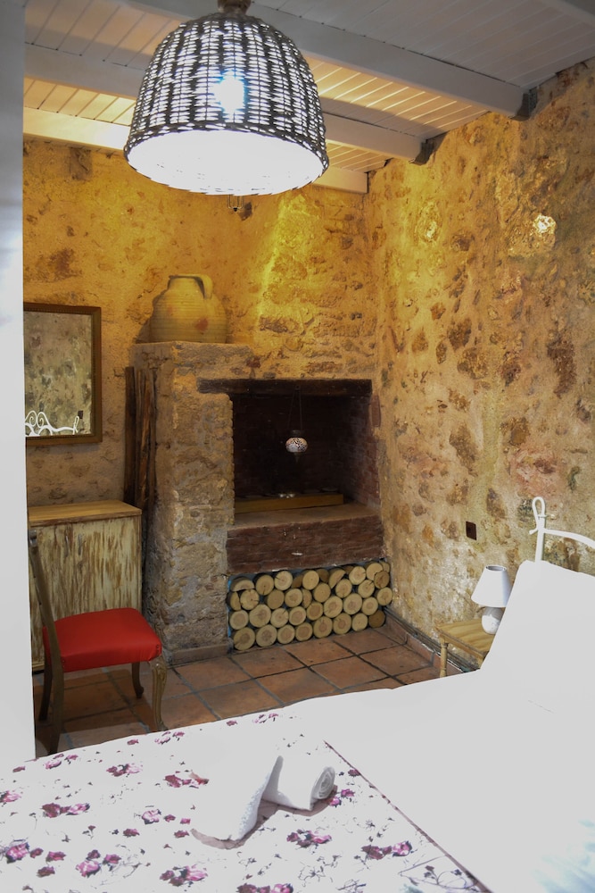 Studio, Ground Floor - Photo 1