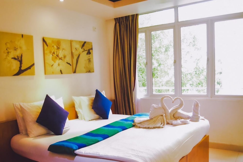 Deluxe Double Room with Balcony  photo 3