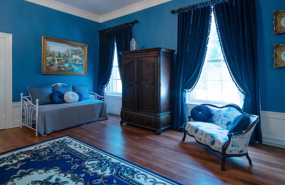 Mansion Sapphire Rm photo 3