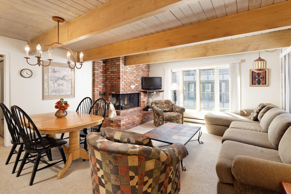 Standard Condo, 3 Bedrooms, Fireplace (Chateau Dumont 14)