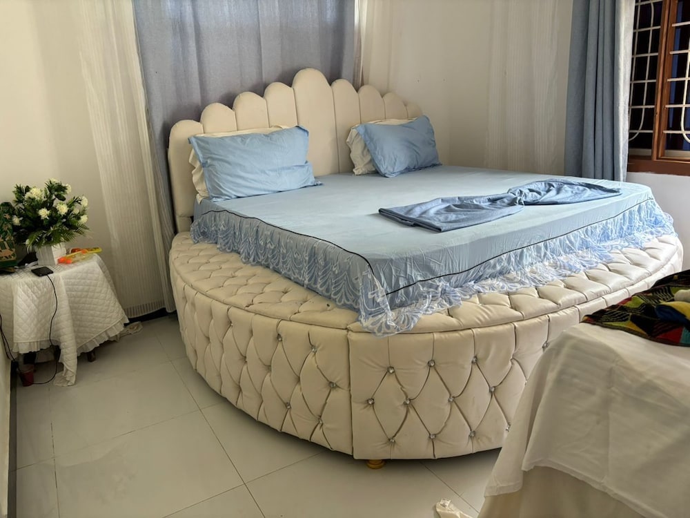 Queen Room photo 3