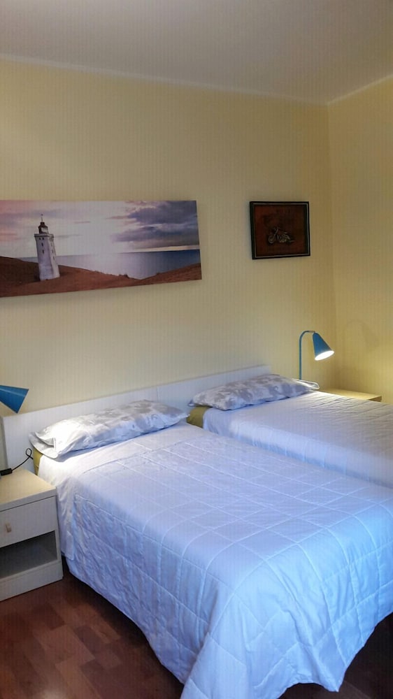 Double Or Twin Room, Shared Bathroom photo 1