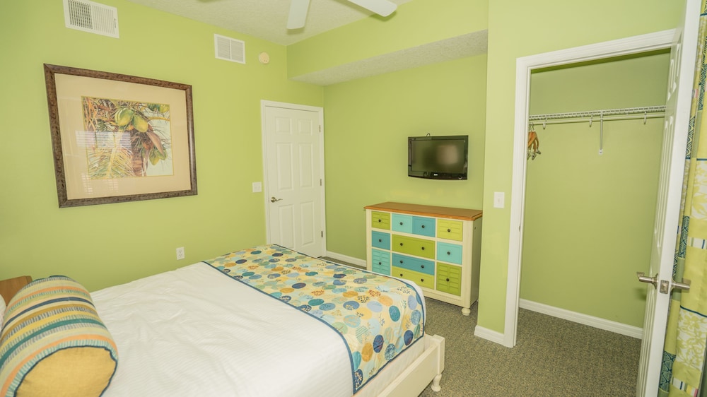 Standard Suite, 2 Bedrooms, Non Smoking, Kitchen - Photo 7