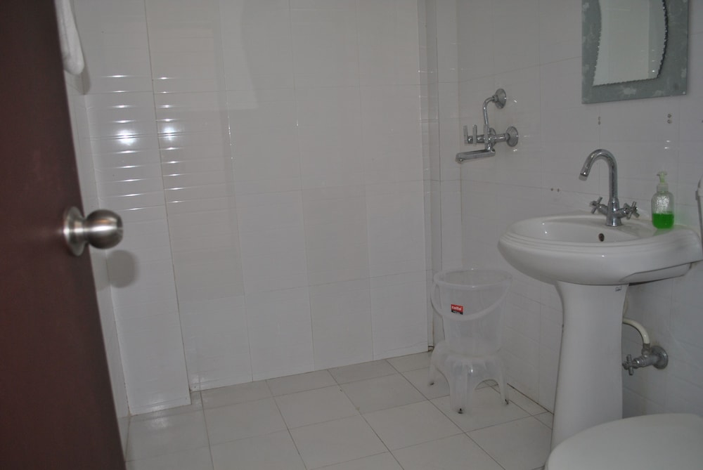 Super Deluxe Room - Photo 9
