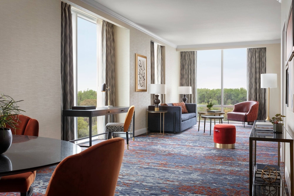 Grand Suite, 1 King Bed with Sofa bed