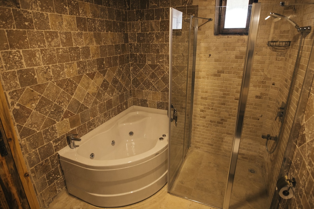 Suite, Jetted Tub photo 3