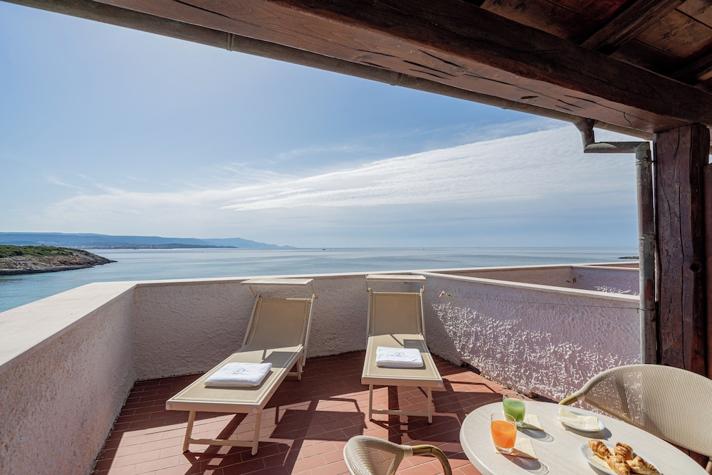 Deluxe Triple Room, Sea View - Photo 2